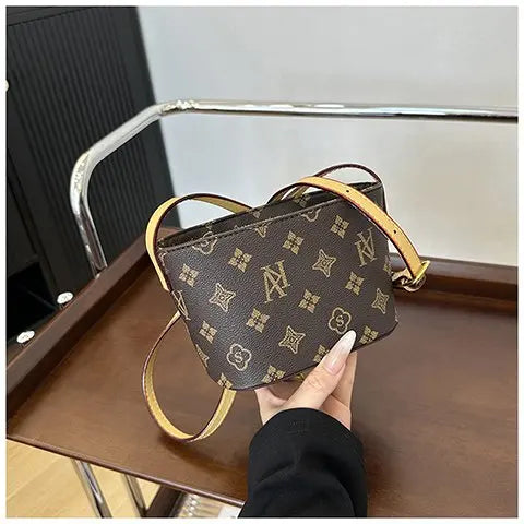 Luxury Shoulder Bag – High-Quality Underarm Crossbody with Adjustable Strap