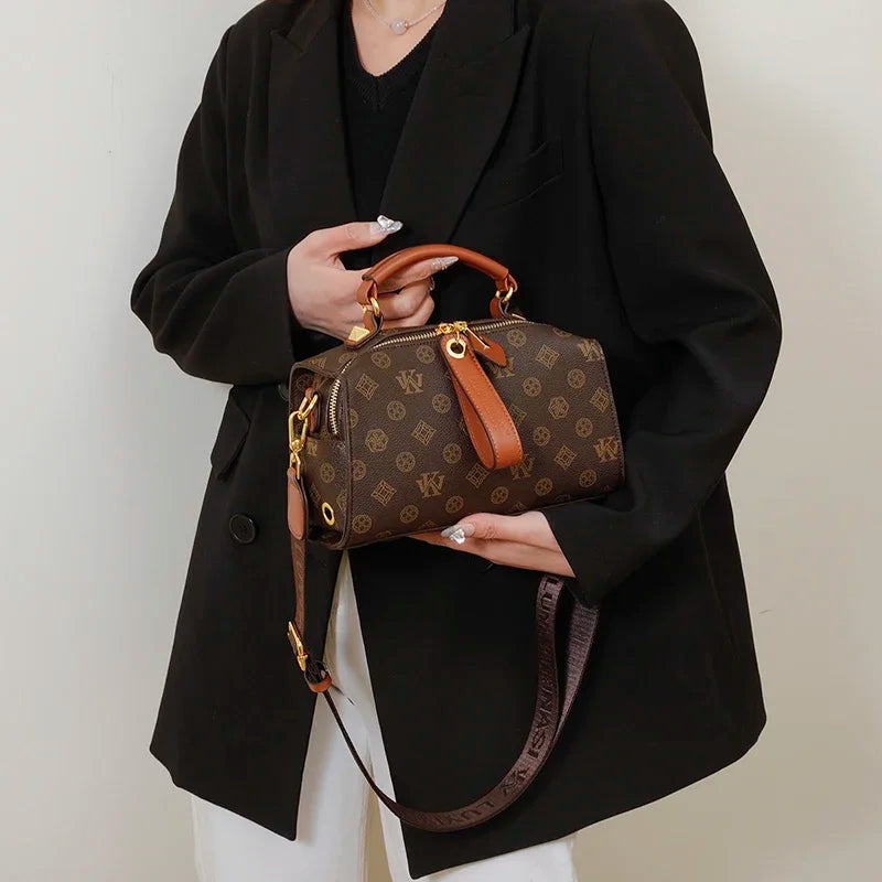 Elegant Leather Shoulder Bag – Luxury Designer Crossbody Tote for Women