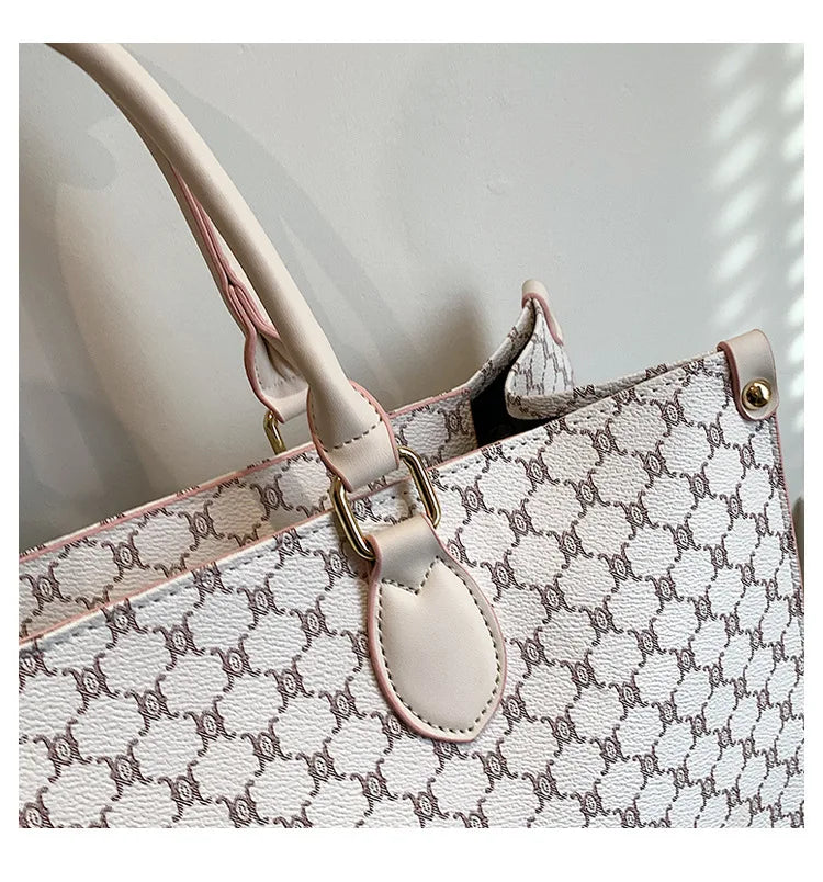 Large-Capacity Commuter Bag – Timeless, Trendy & Practical