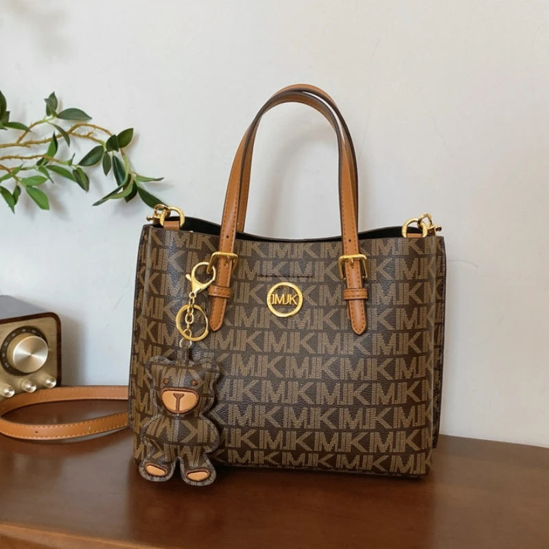 Elegant Designer Tote – Versatile, Spacious & Fashion-Forward