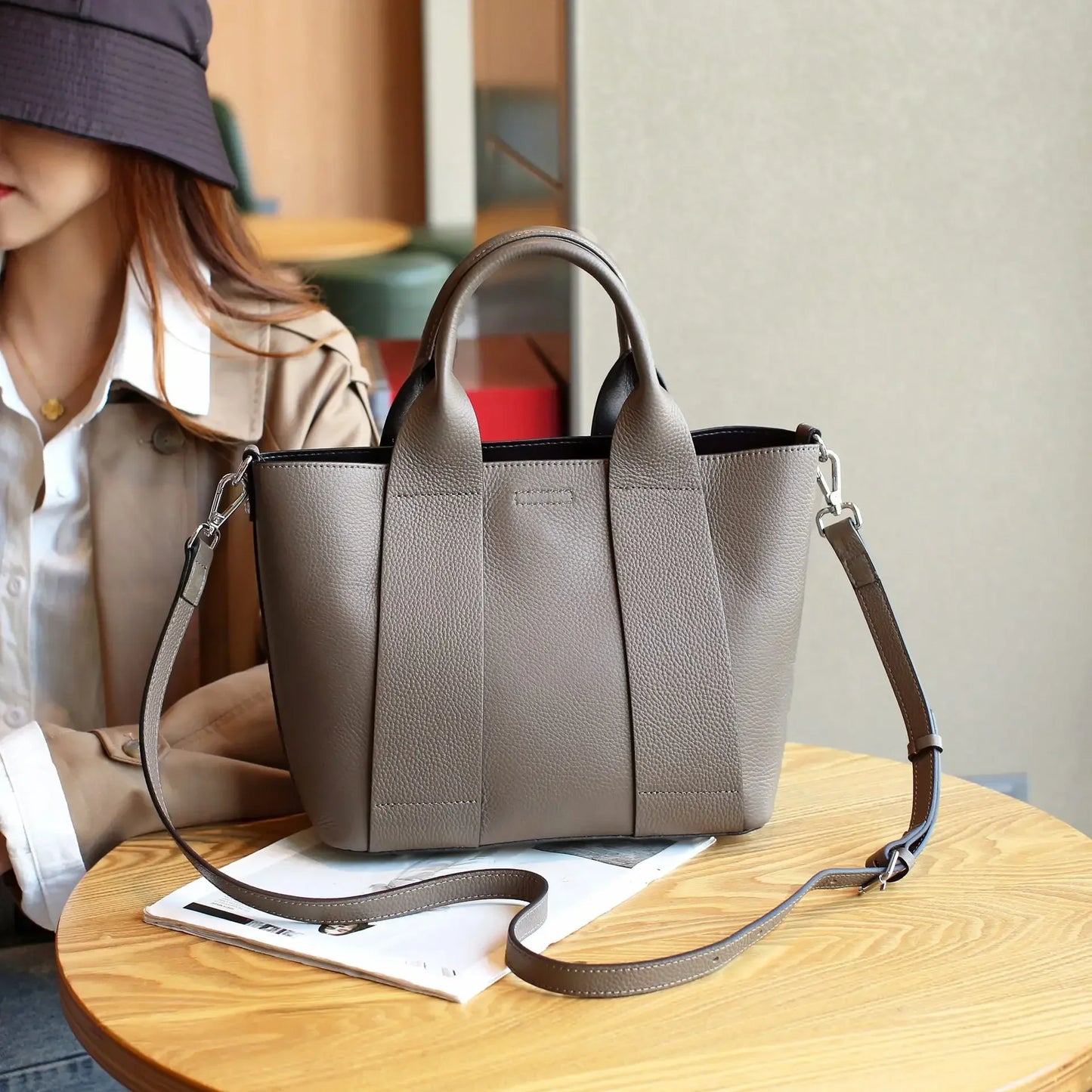 Genuine Leather Commuter Tote – Luxury Designer Shoulder & Crossbody Handbag for Women