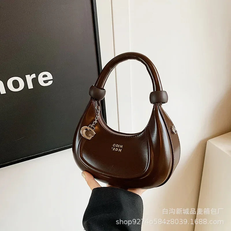 Low-Key Luxury Crescent Bag – High-End Summer Underarm & Shoulder Messenger