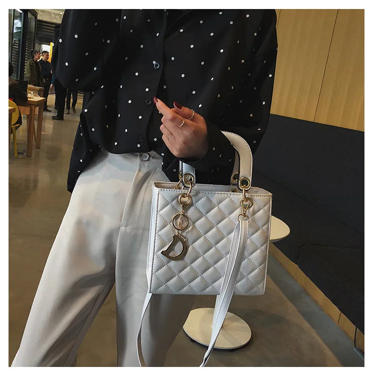 Luxury Chain Tote – Trendy Quilted Design & Versatile Carry