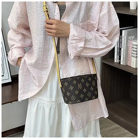 Luxury Shoulder Bag – High-Quality Underarm Crossbody with Adjustable Strap