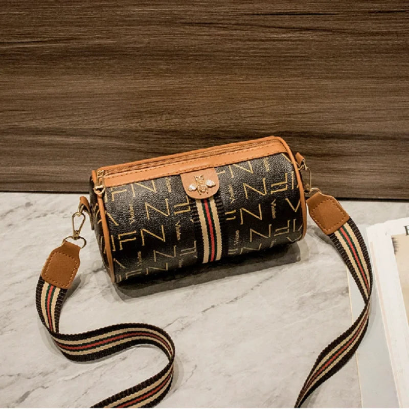 European Retro Boston Barrel Bag – Printed Large-Capacity Crossbody Handbag for Women