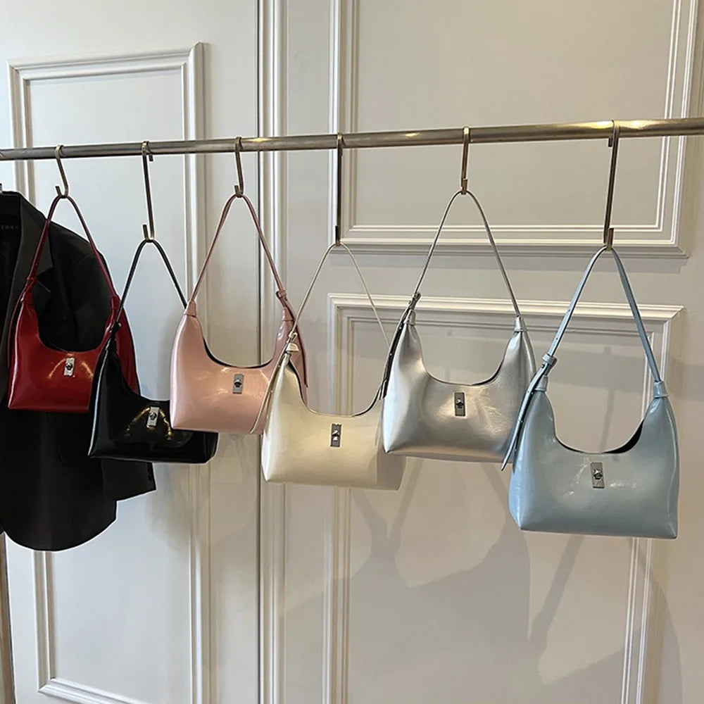 Minimalist Crescent Hobo Bag – Soft Leather Tote for Commuting & Outdoor Use