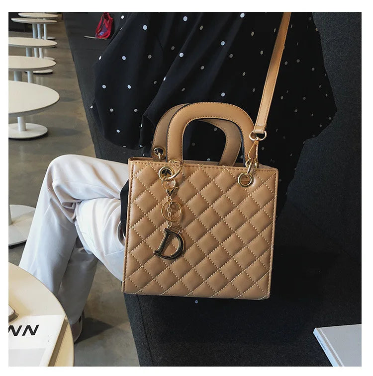 Luxury Chain Tote – Trendy Quilted Design & Versatile Carry