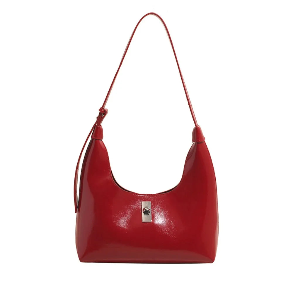 Minimalist Crescent Hobo Bag – Soft Leather Tote for Commuting & Outdoor Use