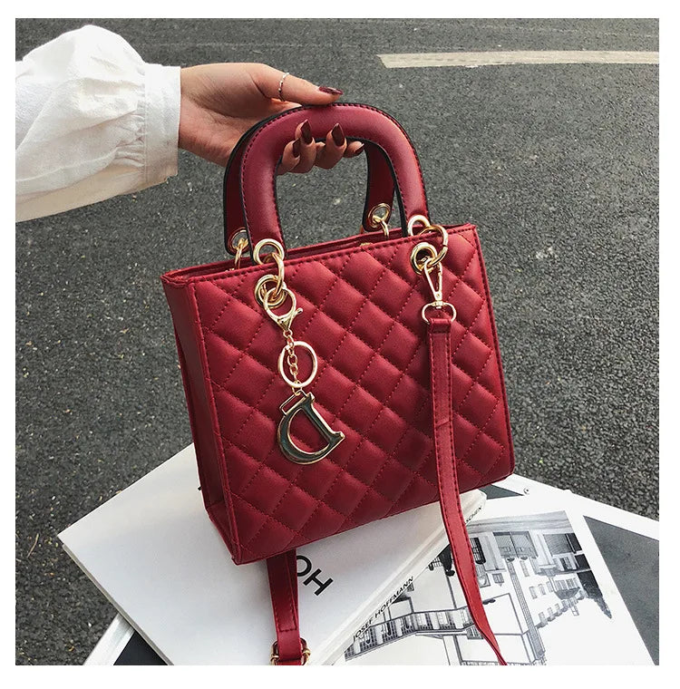 Luxury Chain Tote – Trendy Quilted Design & Versatile Carry