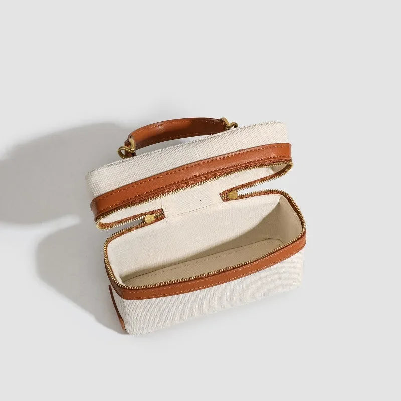 Designer Canvas Purse – Sleek, Lightweight & Everyday Fresh