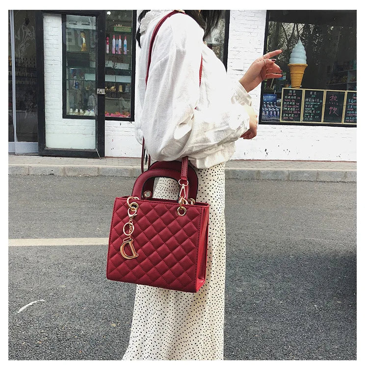 Luxury Chain Tote – Trendy Quilted Design & Versatile Carry