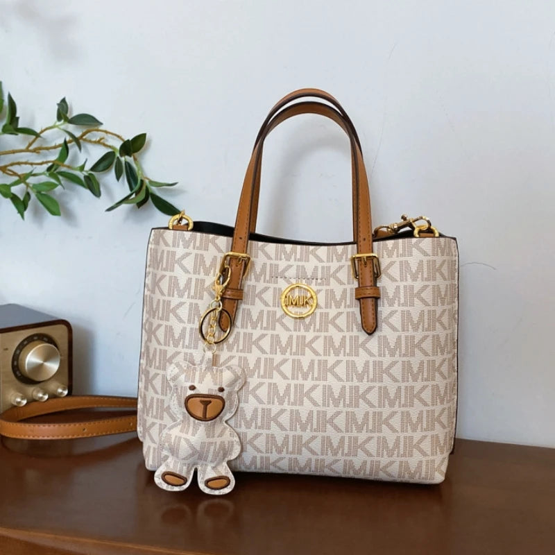 Elegant Designer Tote – Versatile, Spacious & Fashion-Forward