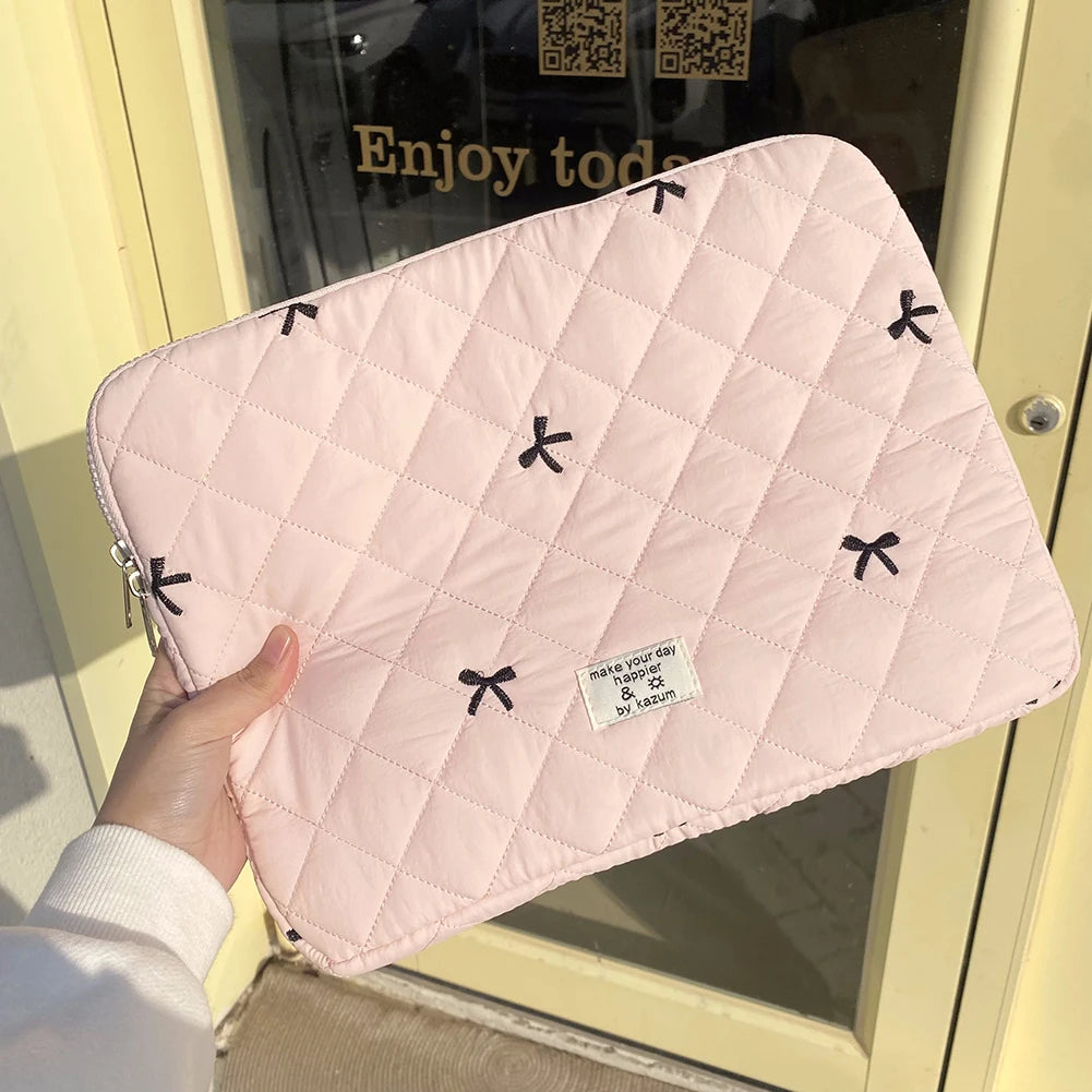 Quilted Fluffy Laptop Sleeve – Diamond Lattice Tablet Bag with Bow Print