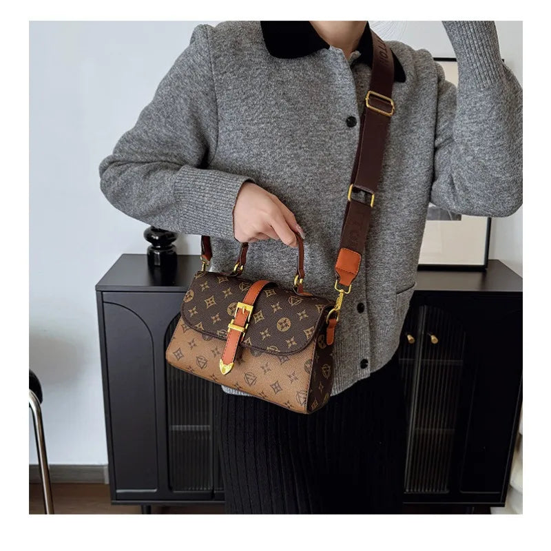 Retro Fashion Crossbody – High-End Small Square Shoulder & Handheld Bag for Women