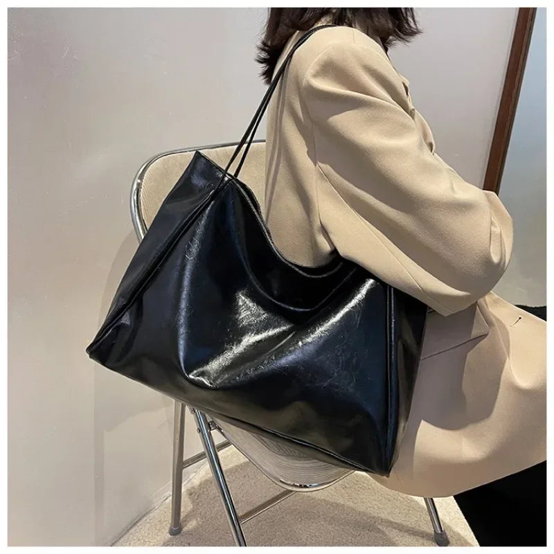Fashion PU Leather Tote – Soft Large-Capacity Underarm & Crossbody Bucket Bag for Women