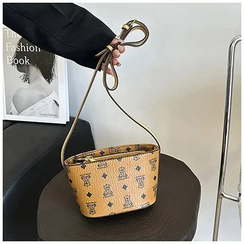 Luxury Shoulder Bag – High-Quality Underarm Crossbody with Adjustable Strap