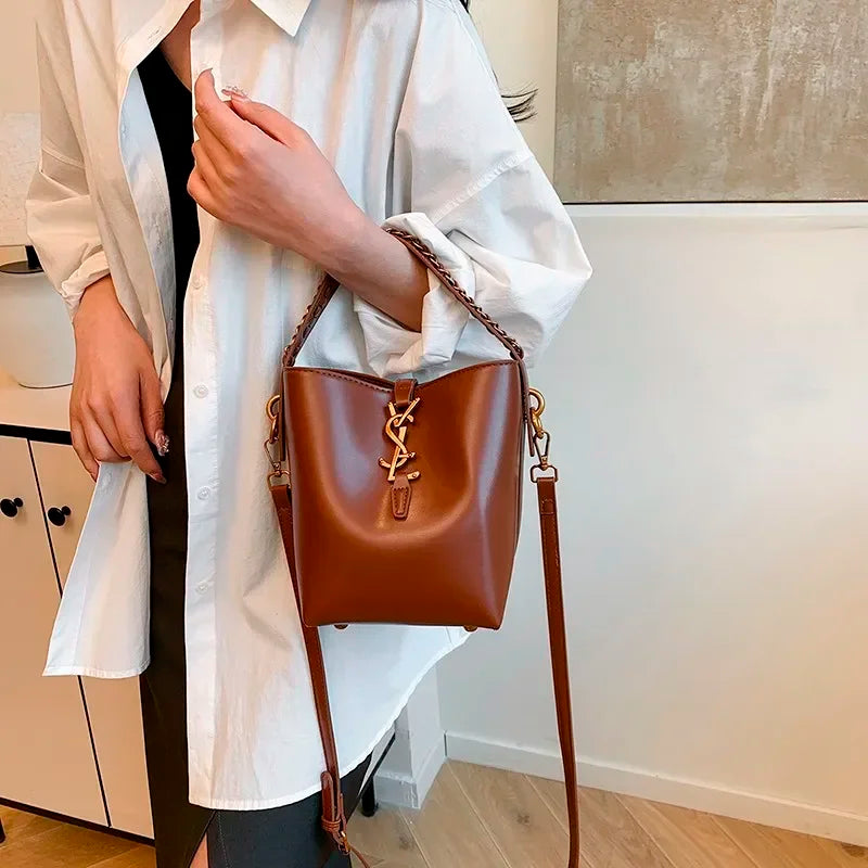 Paris-Inspired Shoulder Bag – Crocodile-Embossed Leather with Detachable Charm