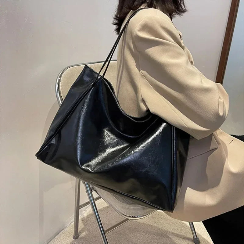 Fashion PU Leather Tote – Soft Large-Capacity Underarm & Crossbody Bucket Bag for Women