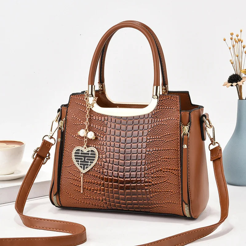 Retro-Inspired Shoulder Bag – Chic, Versatile & Premium