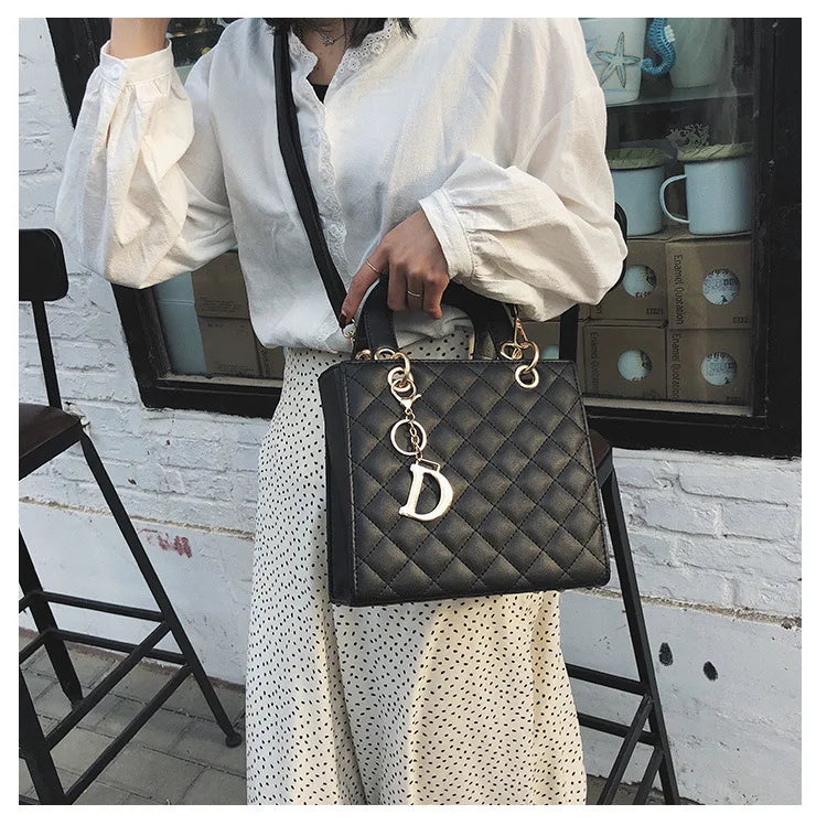 Luxury Chain Tote – Trendy Quilted Design & Versatile Carry