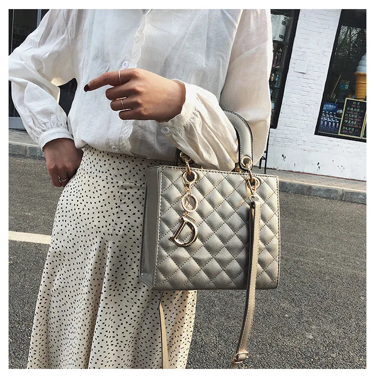 Luxury Chain Tote – Trendy Quilted Design & Versatile Carry