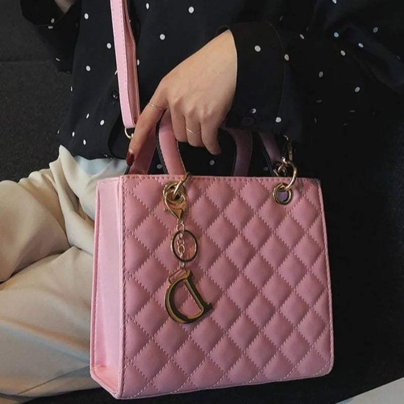 Luxury Chain Tote – Trendy Quilted Design & Versatile Carry