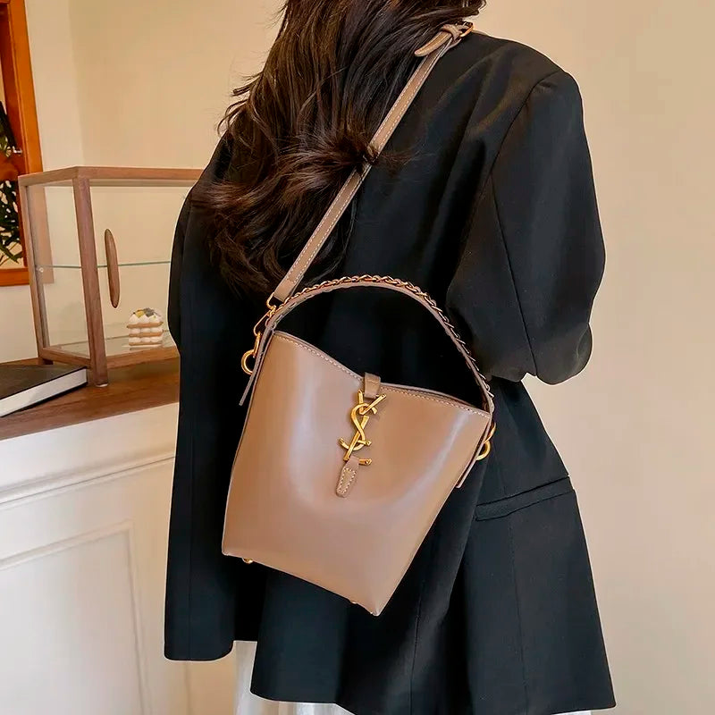 Paris-Inspired Shoulder Bag – Crocodile-Embossed Leather with Detachable Charm