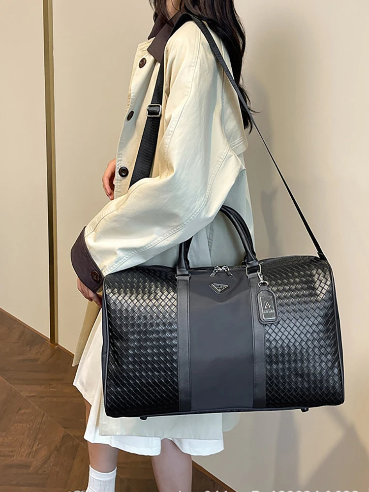 High-End Plaid Travel Bag – Large Capacity Hand Luggage for Business & Sports Trips