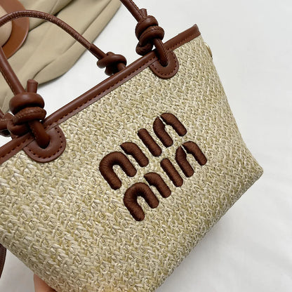 Summer Grass Handbag – Unique Design for Women