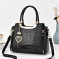 Retro-Inspired Shoulder Bag – Chic, Versatile & Premium