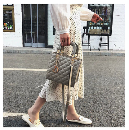 Luxury Chain Tote – Trendy Quilted Design & Versatile Carry