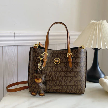Elegant Designer Tote – Versatile, Spacious & Fashion-Forward