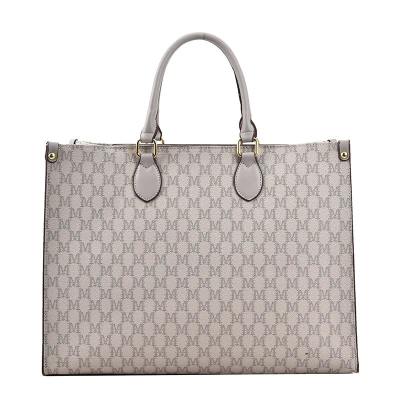 Large-Capacity Commuter Bag – Timeless, Trendy & Practical