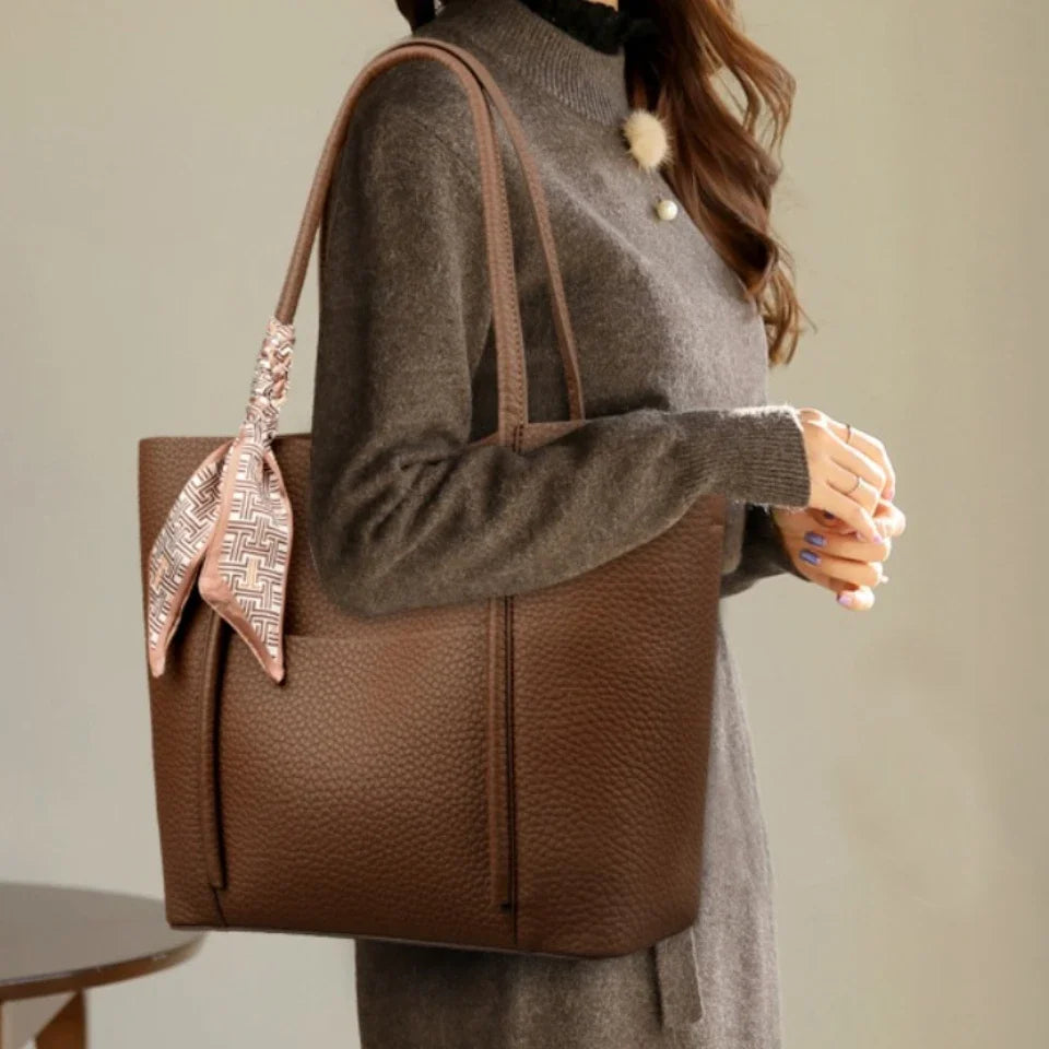 Genuine Leather Tote – Vintage Style, Everyday Elegance"