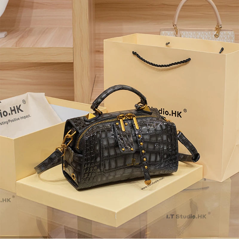 Light Luxury Pillow Bag – High-End Designer Shoulder & Crossbody Handbag for Women