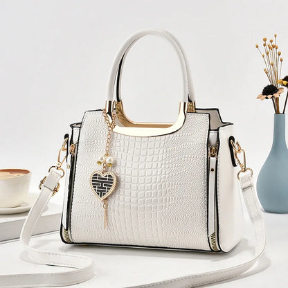 Retro-Inspired Shoulder Bag – Chic, Versatile & Premium