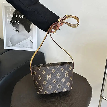 Luxury Shoulder Bag – High-Quality Underarm Crossbody with Adjustable Strap