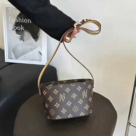 Luxury Shoulder Bag – High-Quality Underarm Crossbody with Adjustable Strap