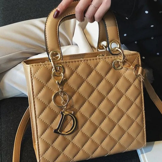 Luxury Chain Tote – Trendy Quilted Design & Versatile Carry