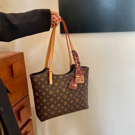 Luxury Genuine Leather Messenger Bag – High-Quality Women’s Crossbody with Magnetic Closure
