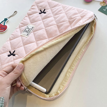 Quilted Fluffy Laptop Sleeve – Diamond Lattice Tablet Bag with Bow Print