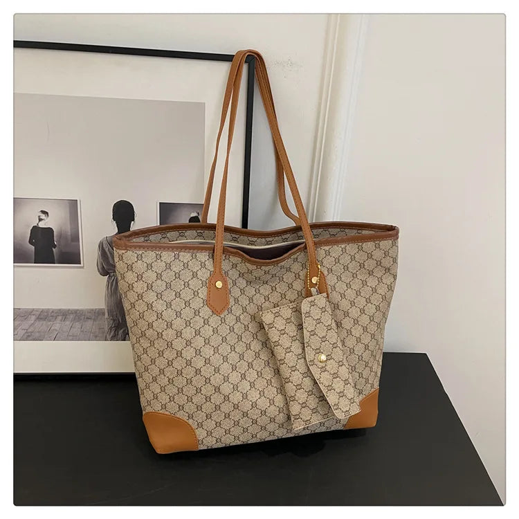 Large-Capacity Commuter Bag – Timeless, Trendy & Practical
