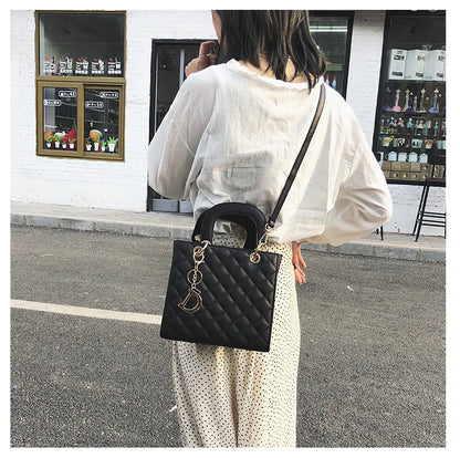 Luxury Chain Tote – Trendy Quilted Design & Versatile Carry